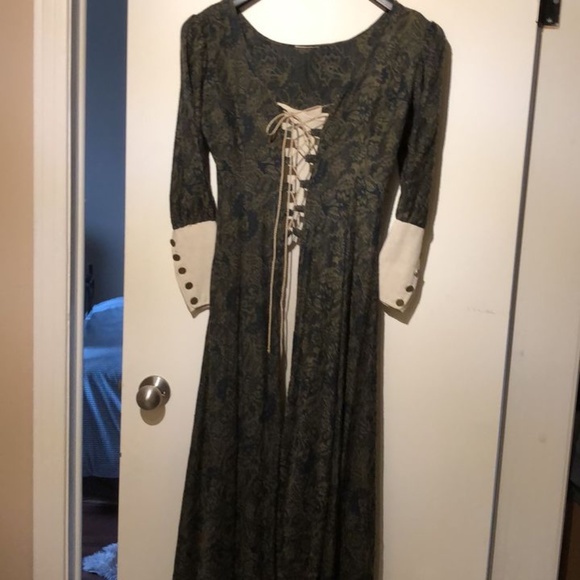 Robe médiévale - Picture 1 of 2